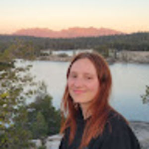 Meet your Posher, Lara